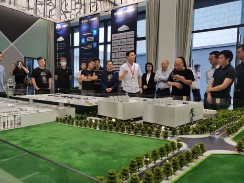 探索智慧城市前沿 電子與物聯(lián)網(wǎng)學(xué)院師生赴重慶騰龍兩江數(shù)據(jù)中心開展觀摩交流